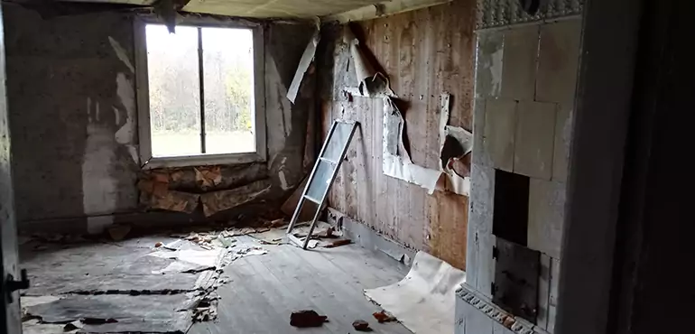 Why Selling a Distressed House Through Traditional Methods Fails in Star